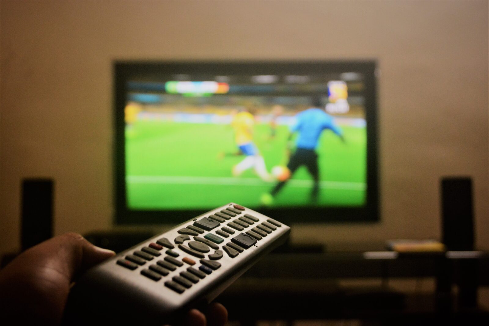 Watching French IPTV channels on smart TV in France